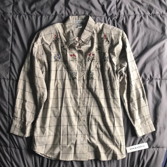 Maggie&Max light brown embroidered floral long sleeve button down shirt Size 1X - Picture 1 of 11